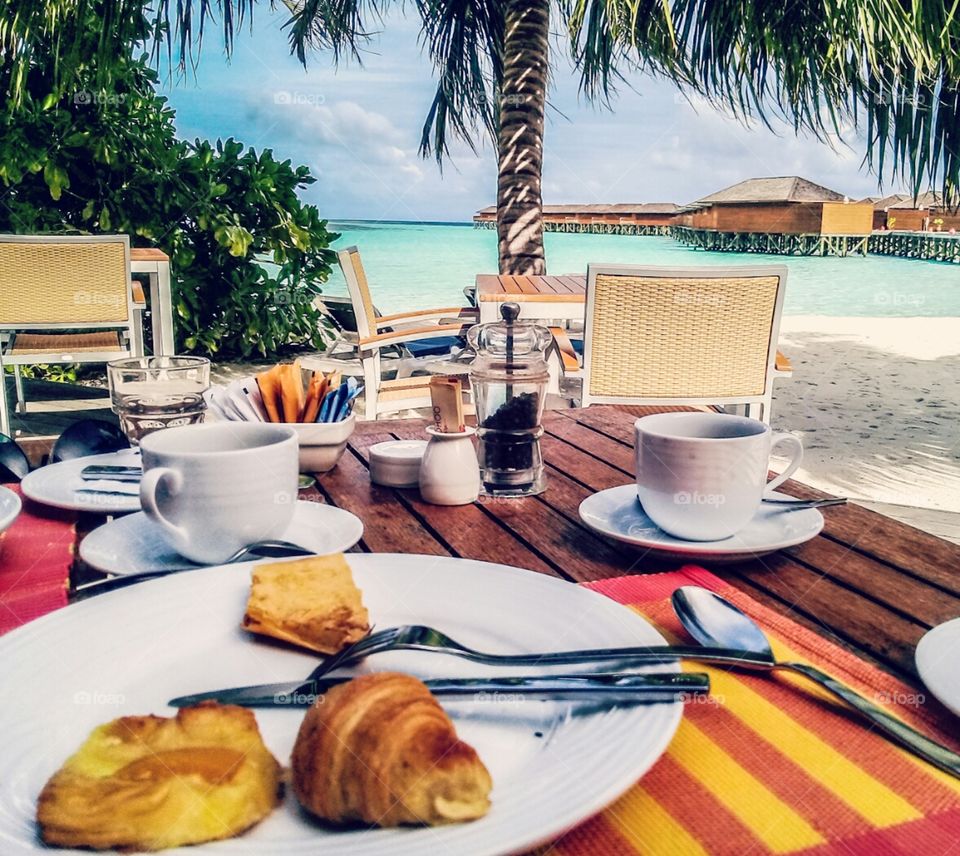 Breakfast at the beach