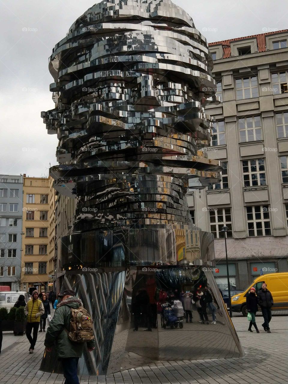 Moving head Statue Prague