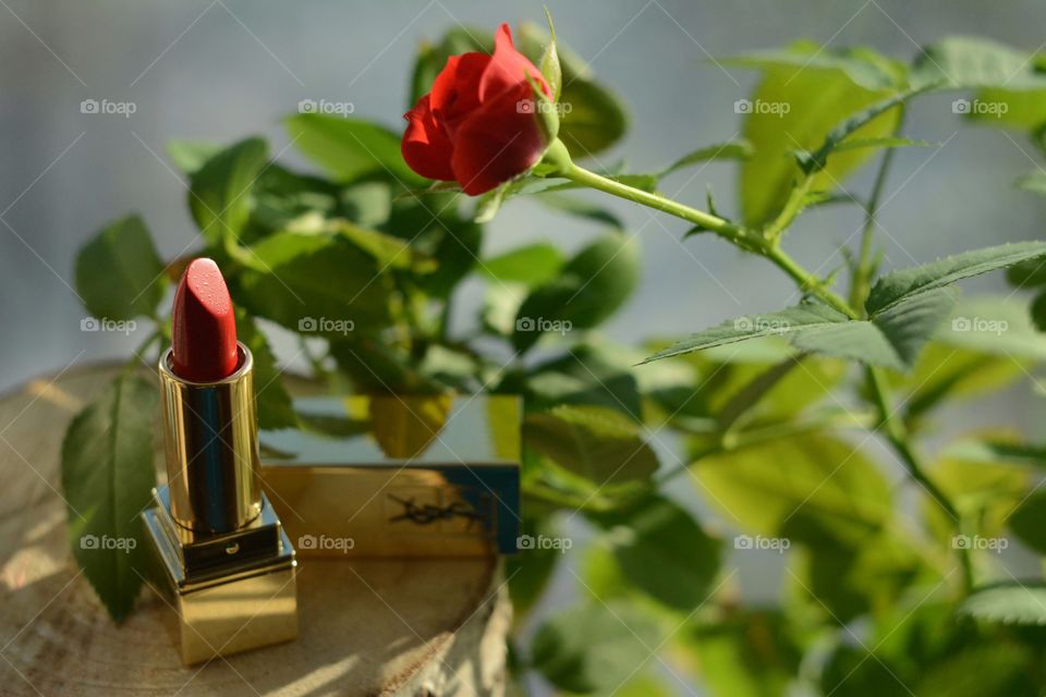 red lipstick