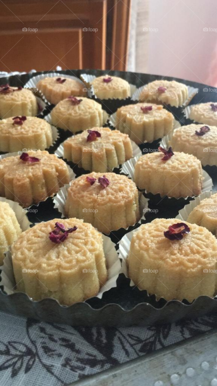 The last touch of the preparation of Makrouts 💕