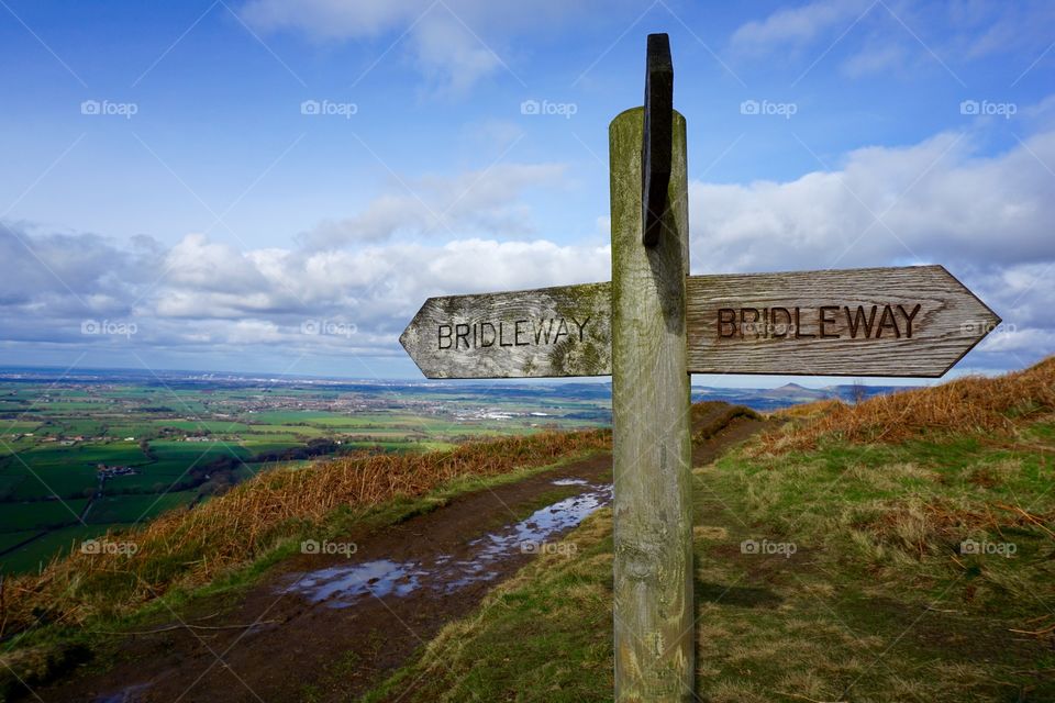 Bridal way text on wooden on board