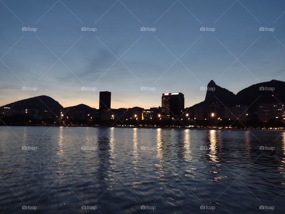 Noite do Rio na Baía de Guanabara