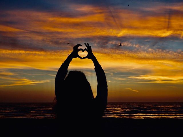 Beautiful sunset ( LOVE ) 🧡💛🧡
