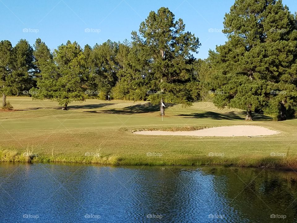 green golf hole