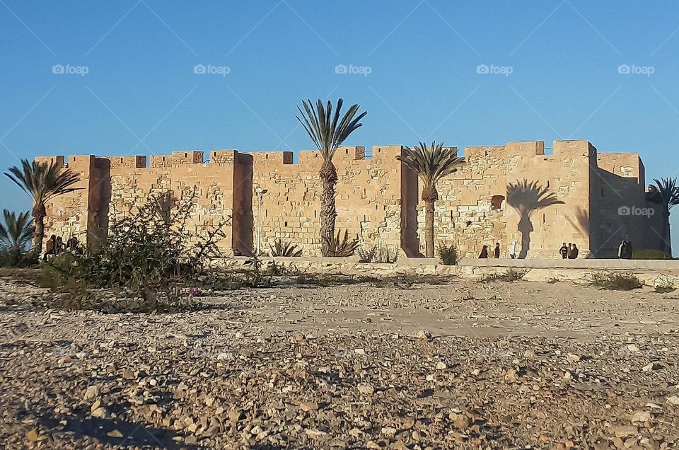 Fort Ghazi Mustafa is a historical landmark in Djerba
Built in the 16th century on the coast and its defensive mission
Today it is visited by those interested in the period of conflict between the Ottomans and the Spaniards in the Mediterranean