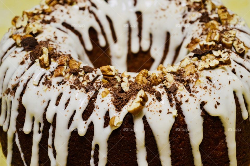 Bundt cake with nuts 