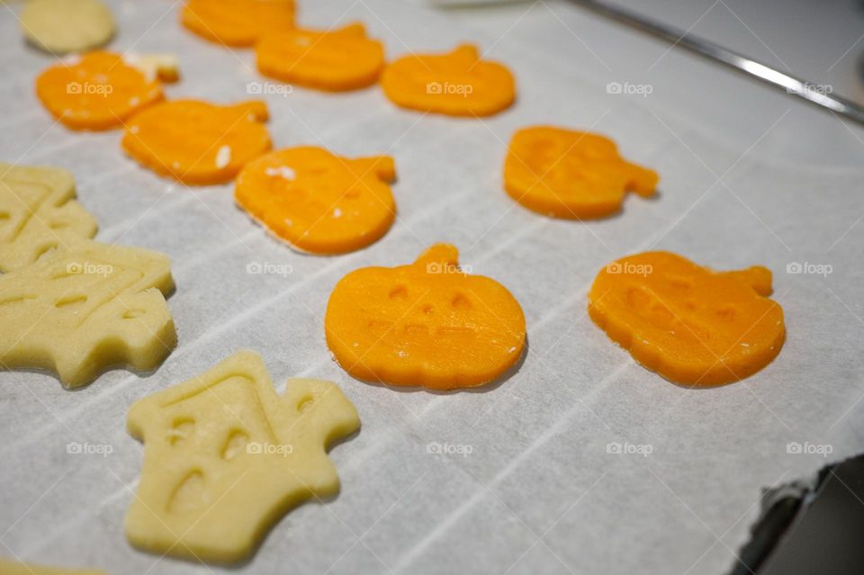 pumpkin-shaped cookies for halloween