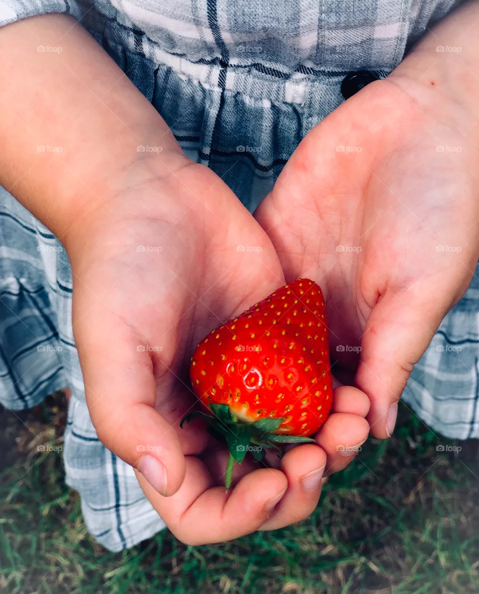red hands