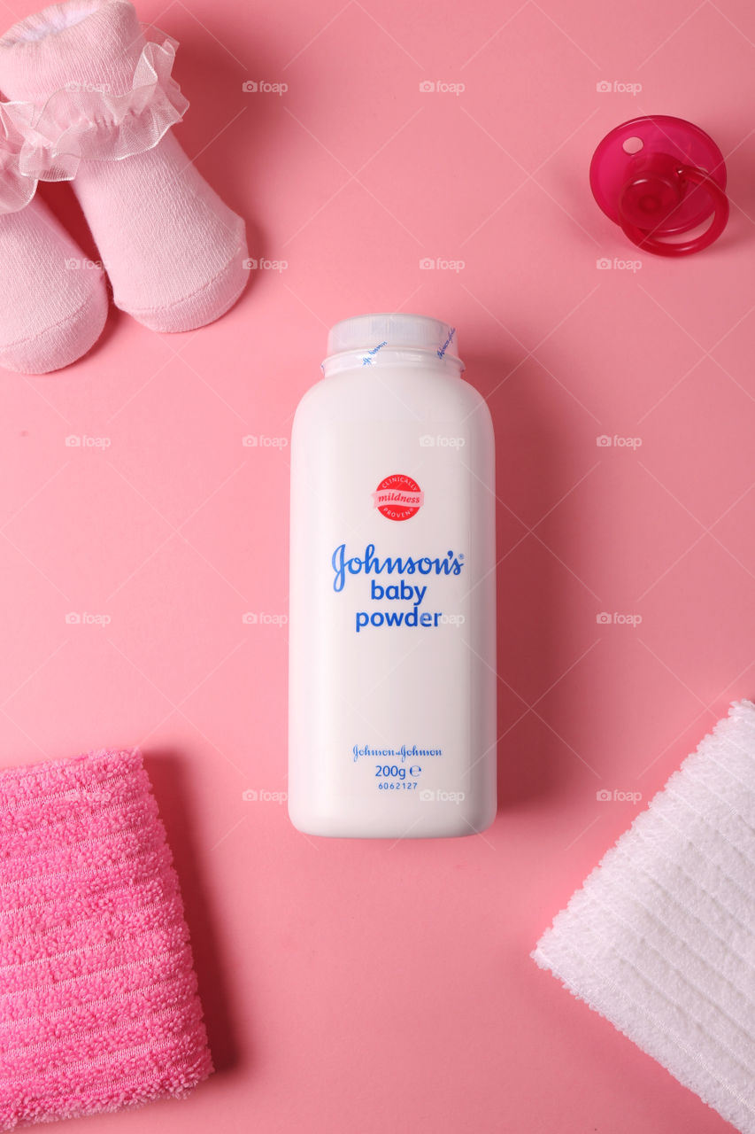 Johnson’s baby powder 