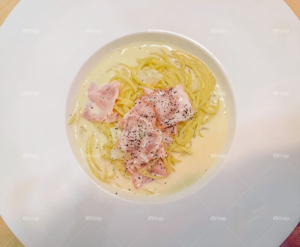 spaghetti white sauce with beacon for kid
