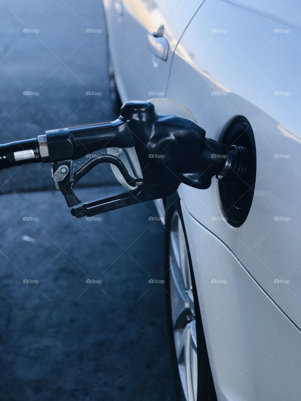 I'm almost out of gasoline so I pump this morning, so expensive 😳