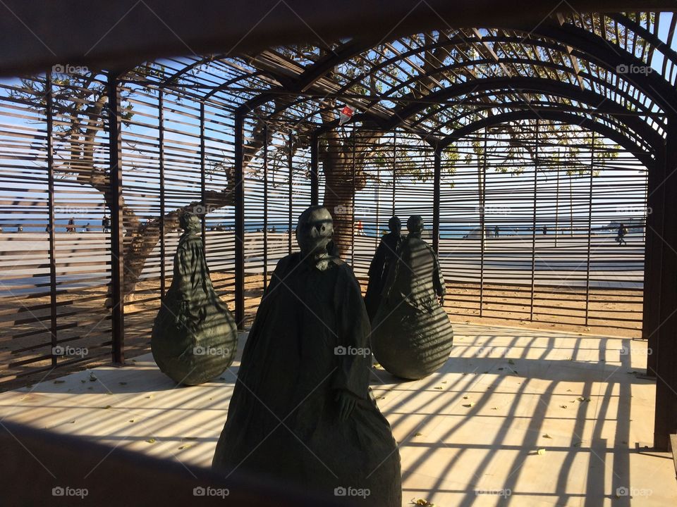 Statues - beach in Barcelona 