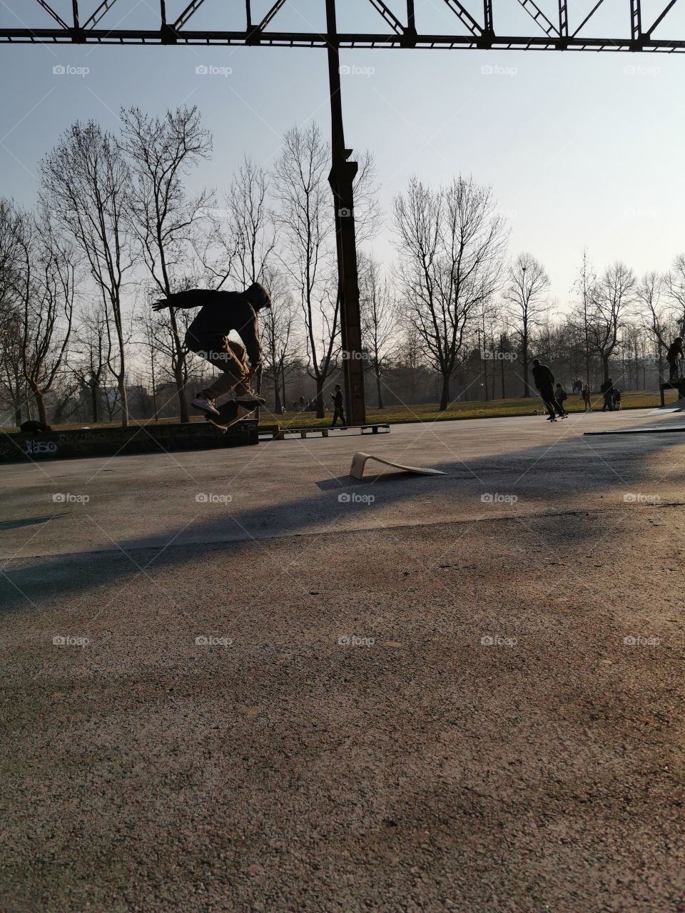 Skate.