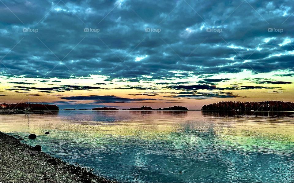 Mother Nature didn't forget to use a single crayon when coloring this sunset on the shore of Ramsinniemi @ Helsinki, Finland