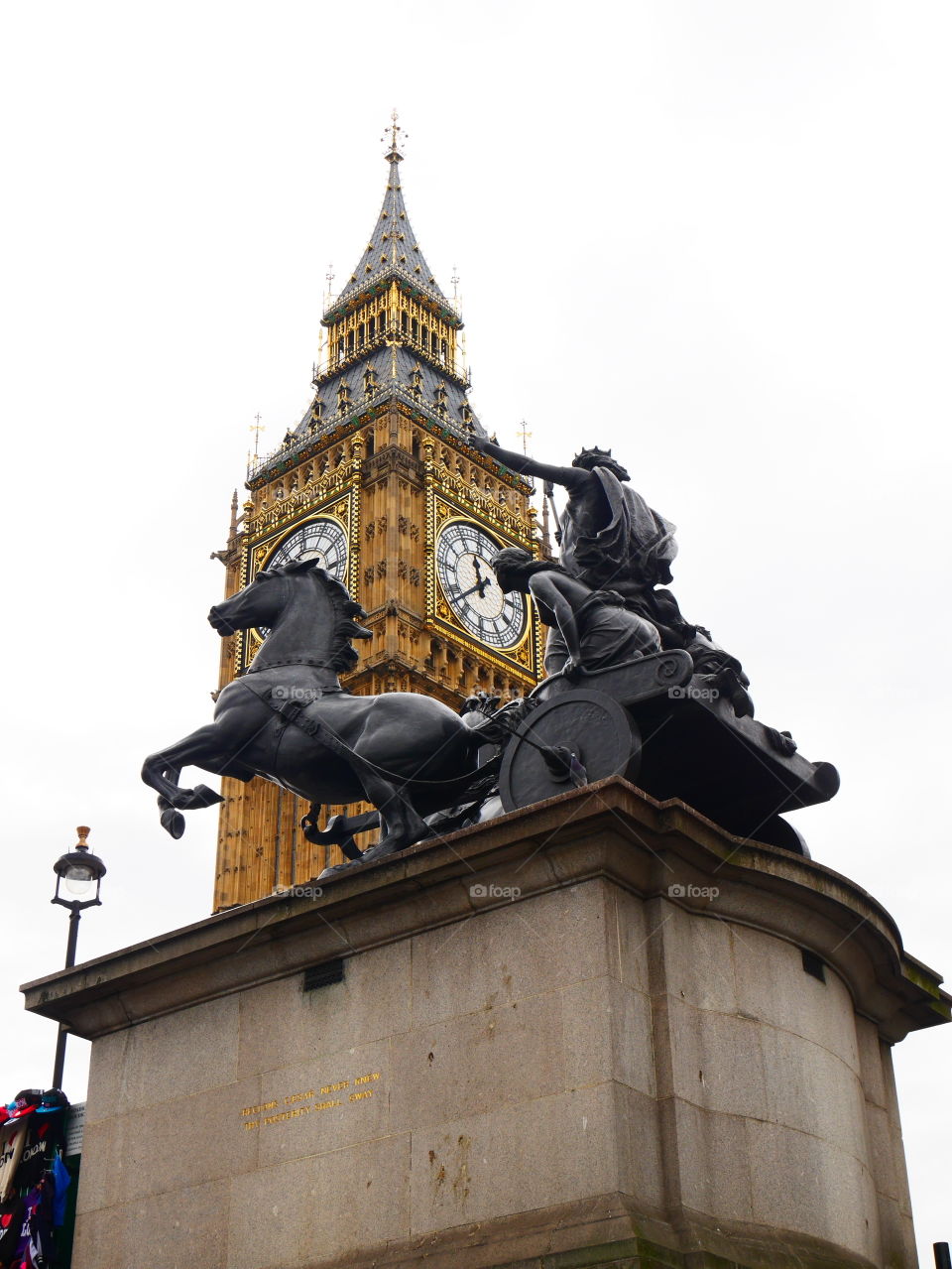 Elizabeth tower and and a chariot!