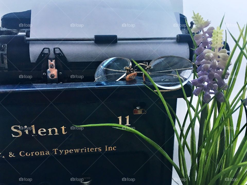 Typewriter t