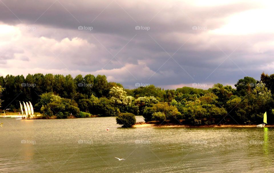 sails on the lake