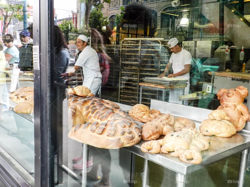 Chefs and giant breads 