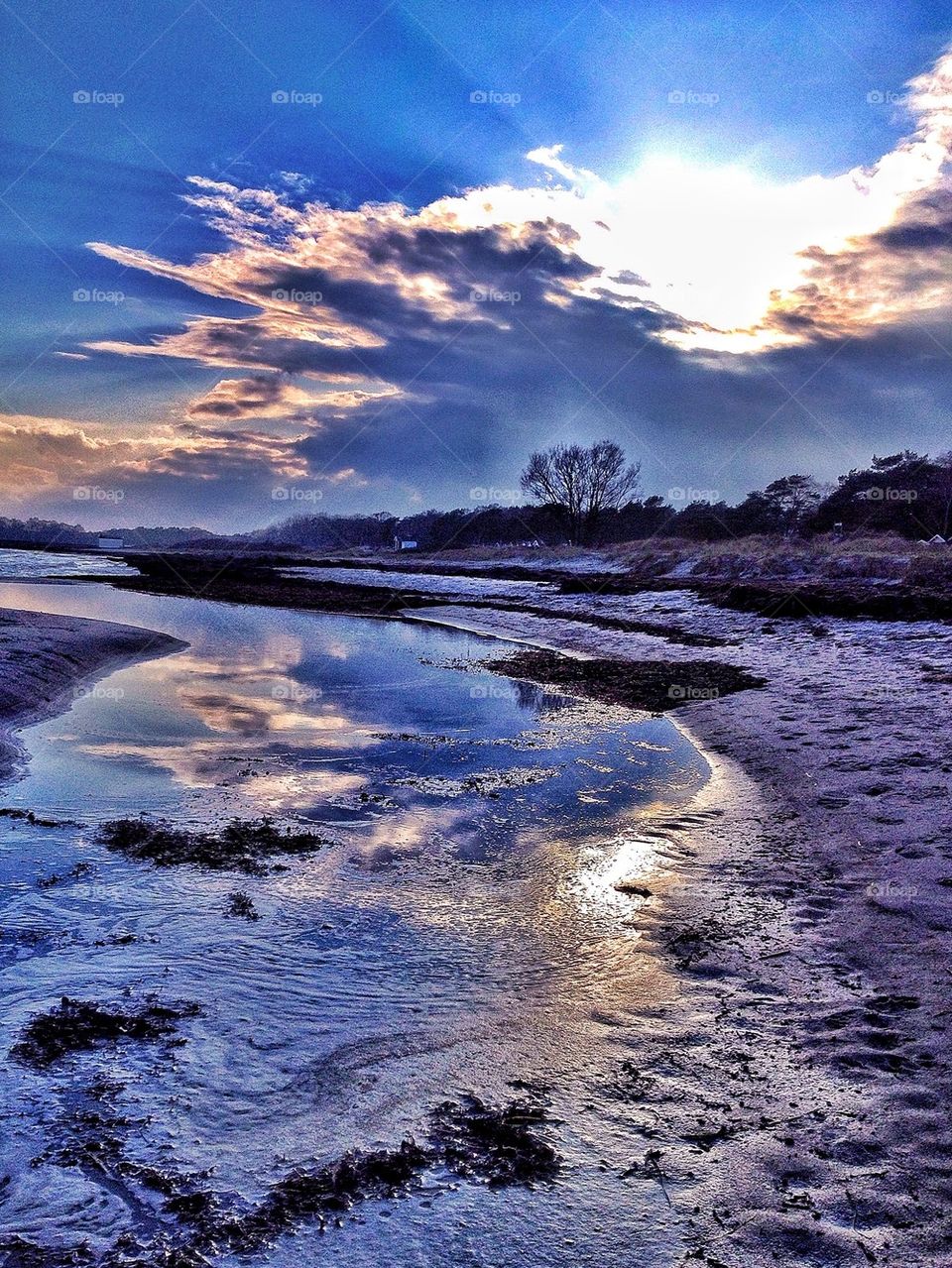 Reflections of a cloud 