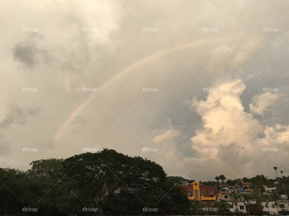 Arcoíris después de la tormenta 