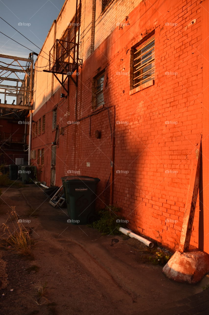 A picture of a downtown alleyway
