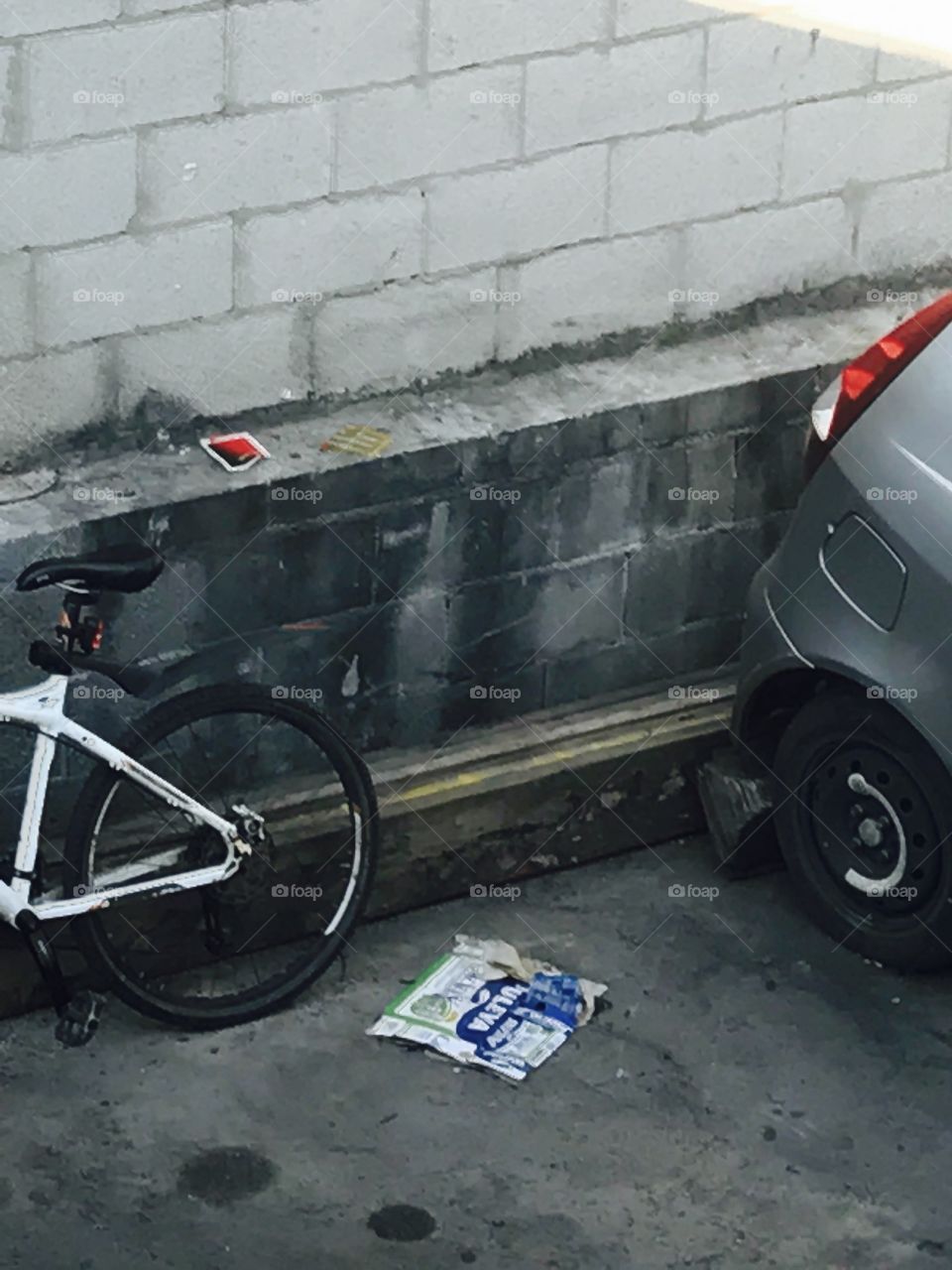 Garage-bicycle-dirt-grease