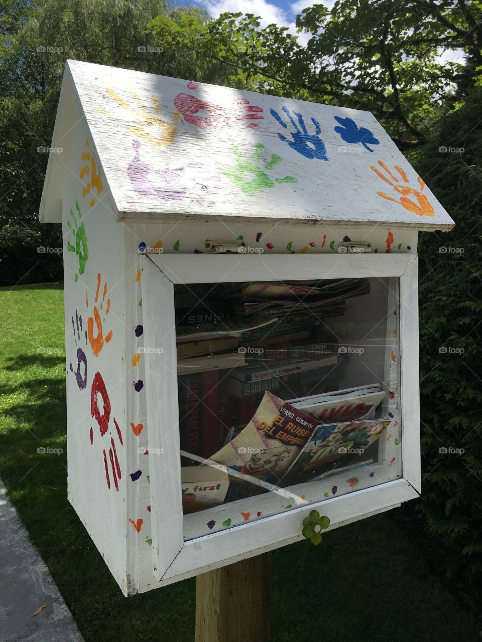 Little mini library, free books, outdoors, 