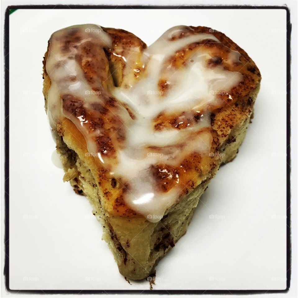 Cinnamon bun heart 