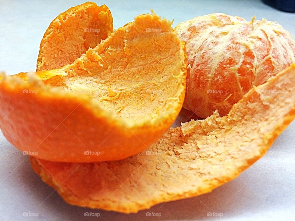Peeled  mandarin and segments 