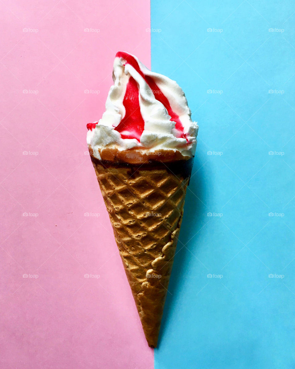 Strawberry with vanilla ice cream 