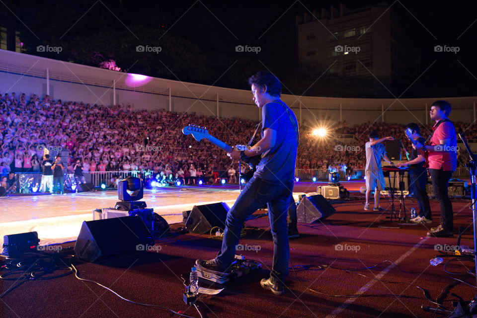 Musical band performance 