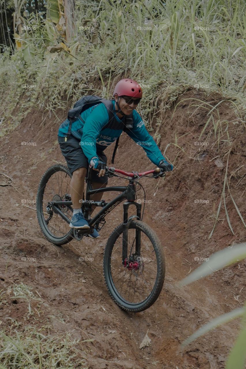 Cycling with a happy face