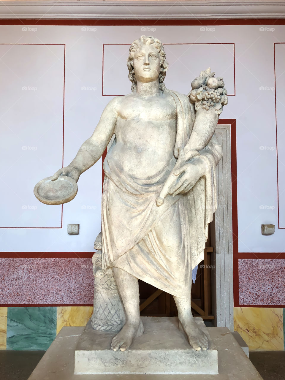 Roman statue 