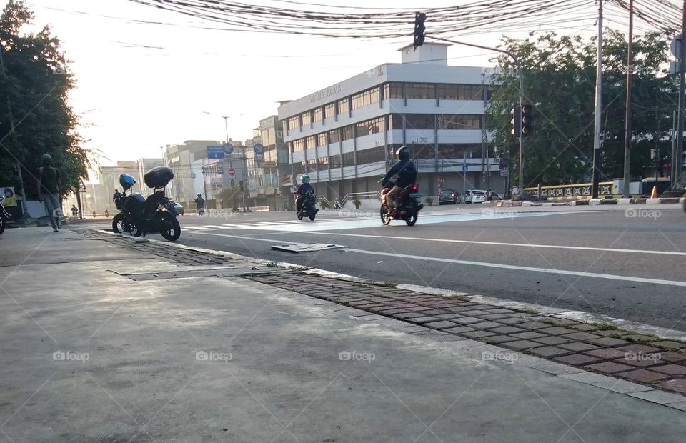 A photo of one morning when the sun was about to rise at the crossroads