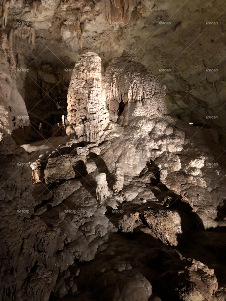 Inside the cavern, below the earth 