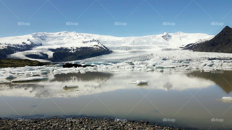 Iceland floating ice