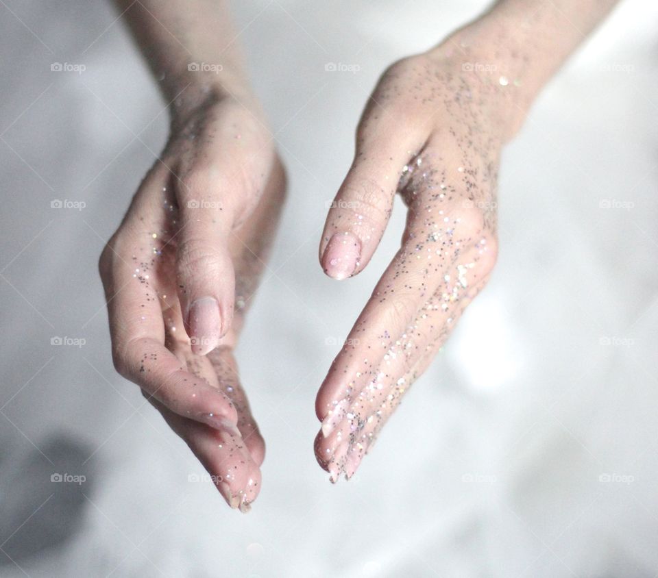 glitter hands wedding