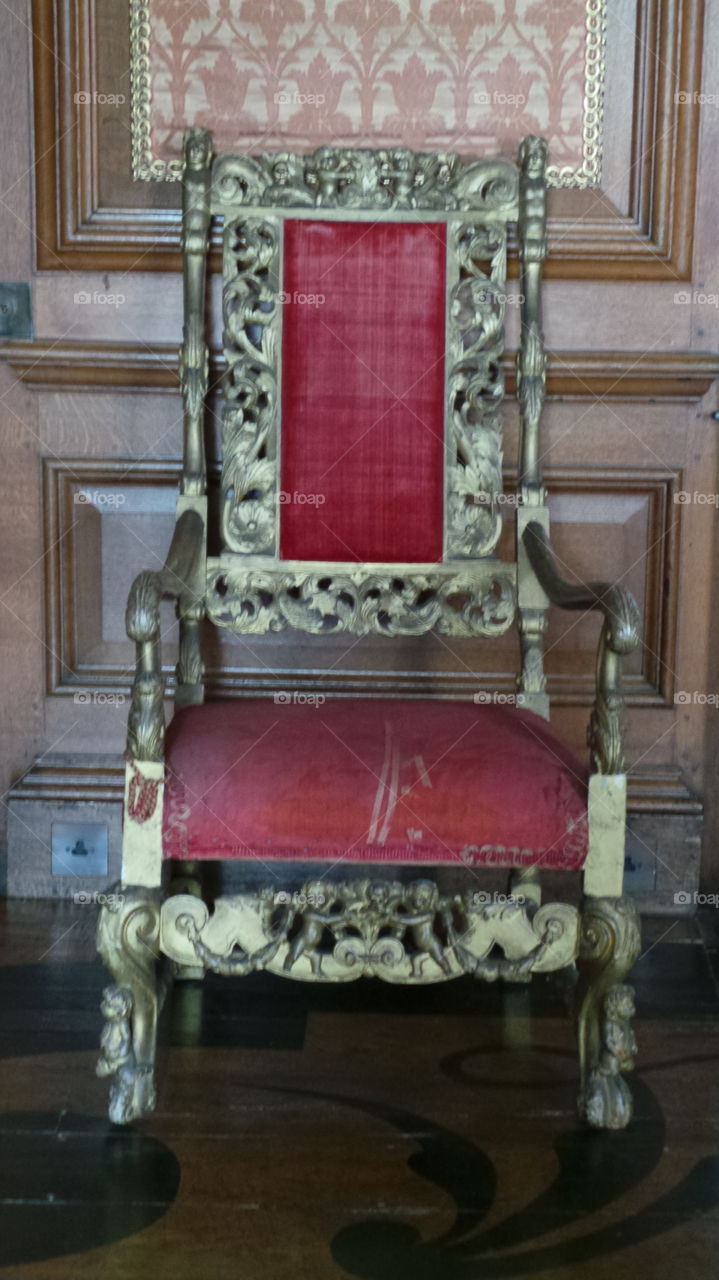 red and gold throne