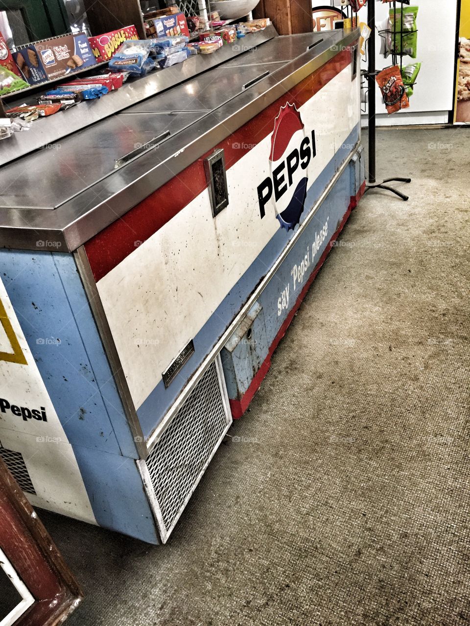 Old time Pepsi machine