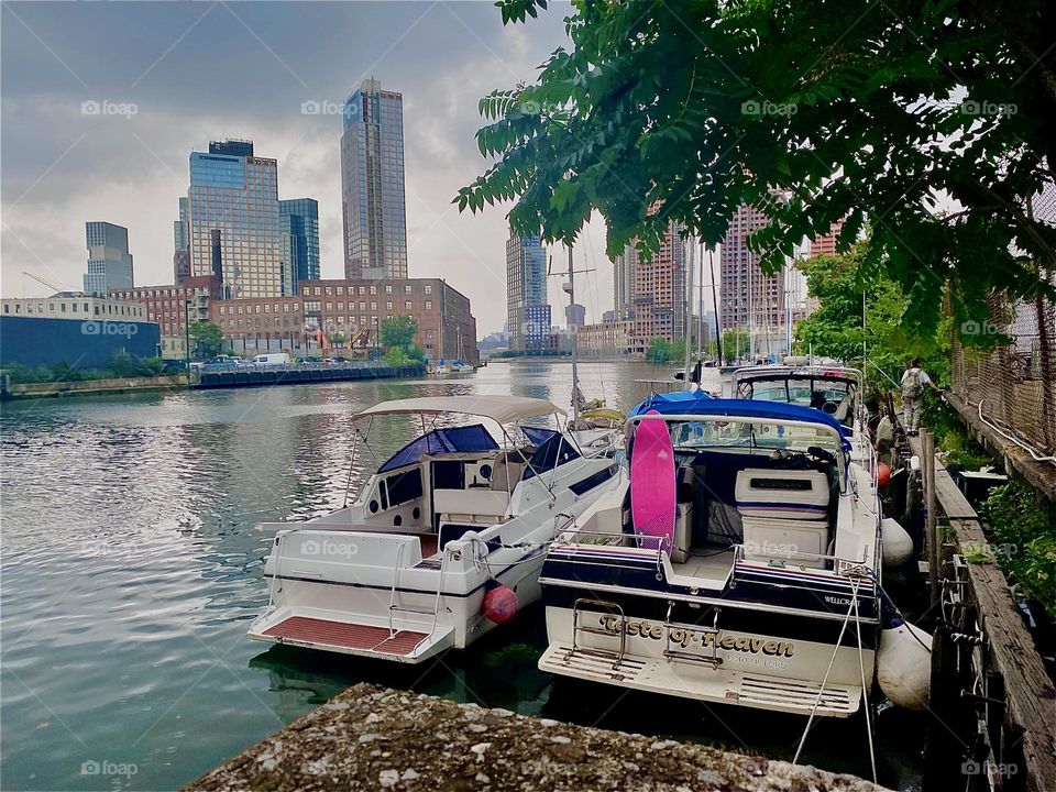 The vibe of this place is unique and extraordinary even for “New York City”. Nearly every kind of boat can be found here by the “Pulaski Bridge” at “Newtown Creek” in “Long Island City”. 2023. Hypnotic Productions