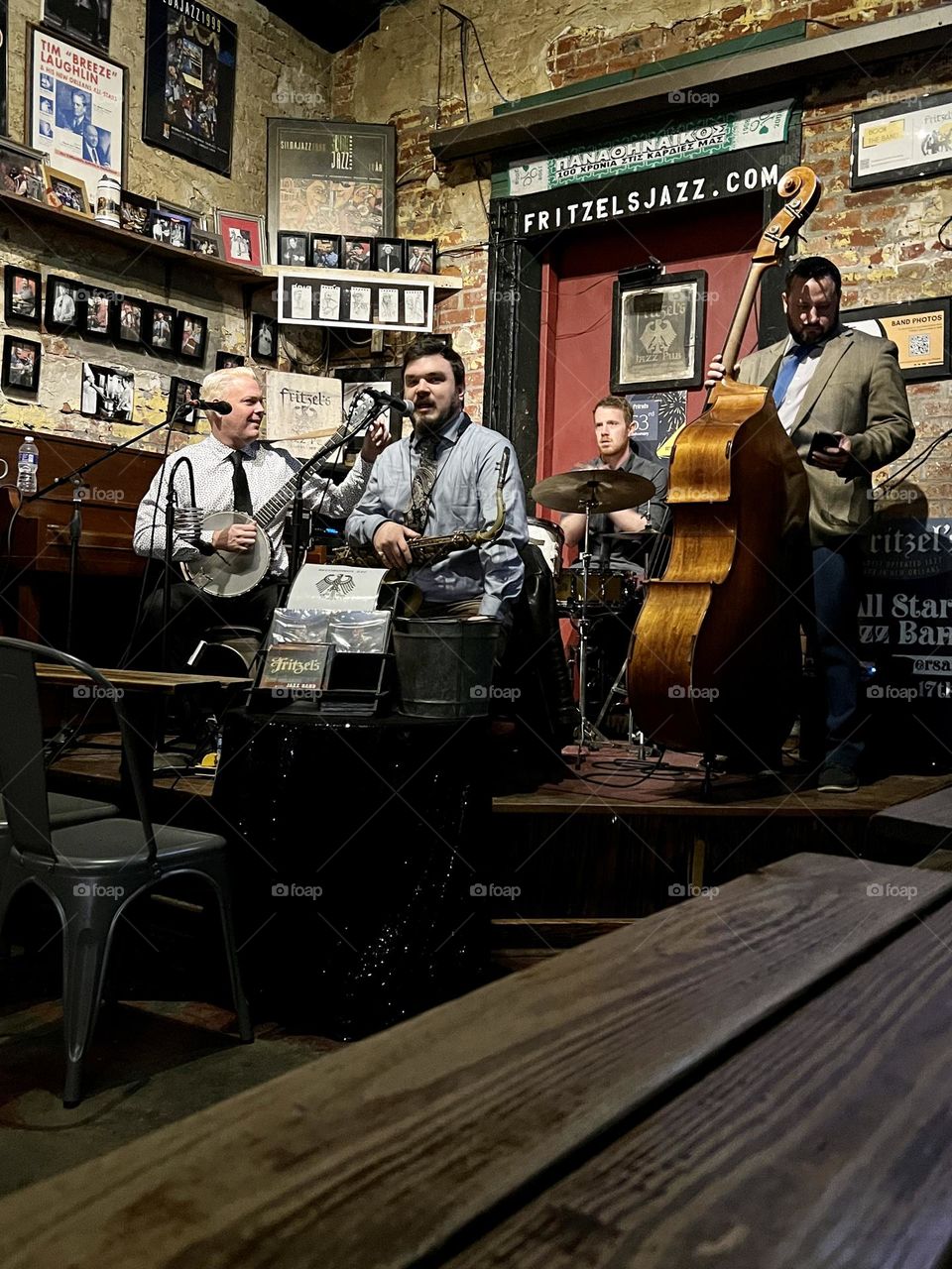 Playing instrument in the pub 