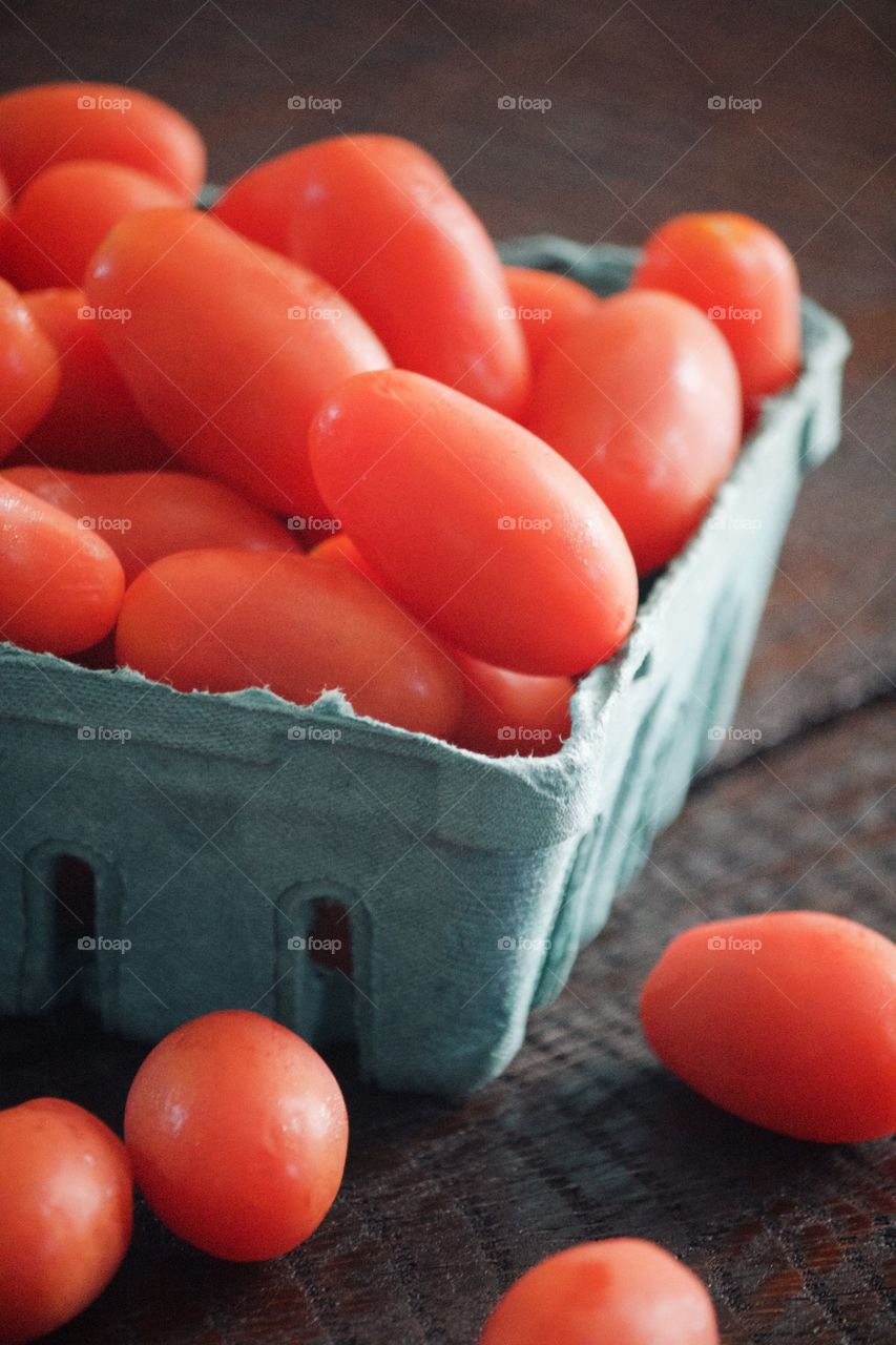 Fresh cherry tomatoes 