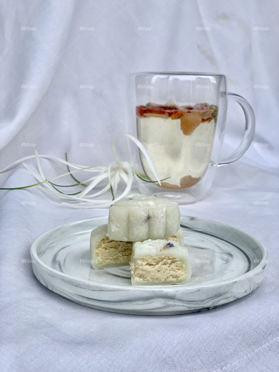 Lavender floral infused mooncakes with tea