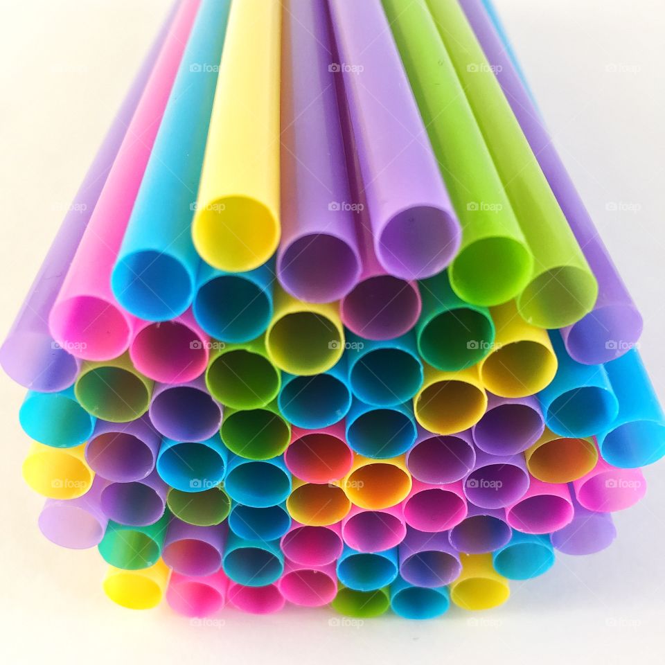 colored straws