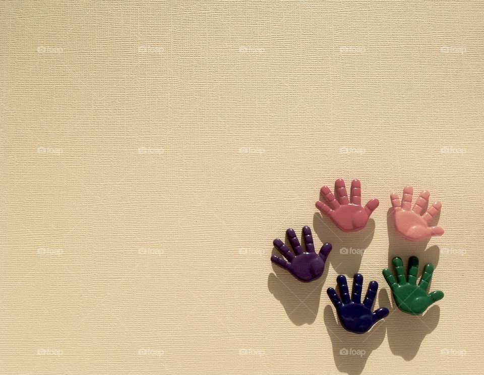 Hand that flock together 