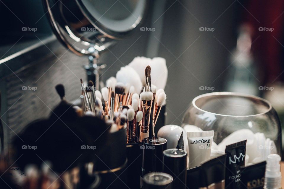 Make-up desk