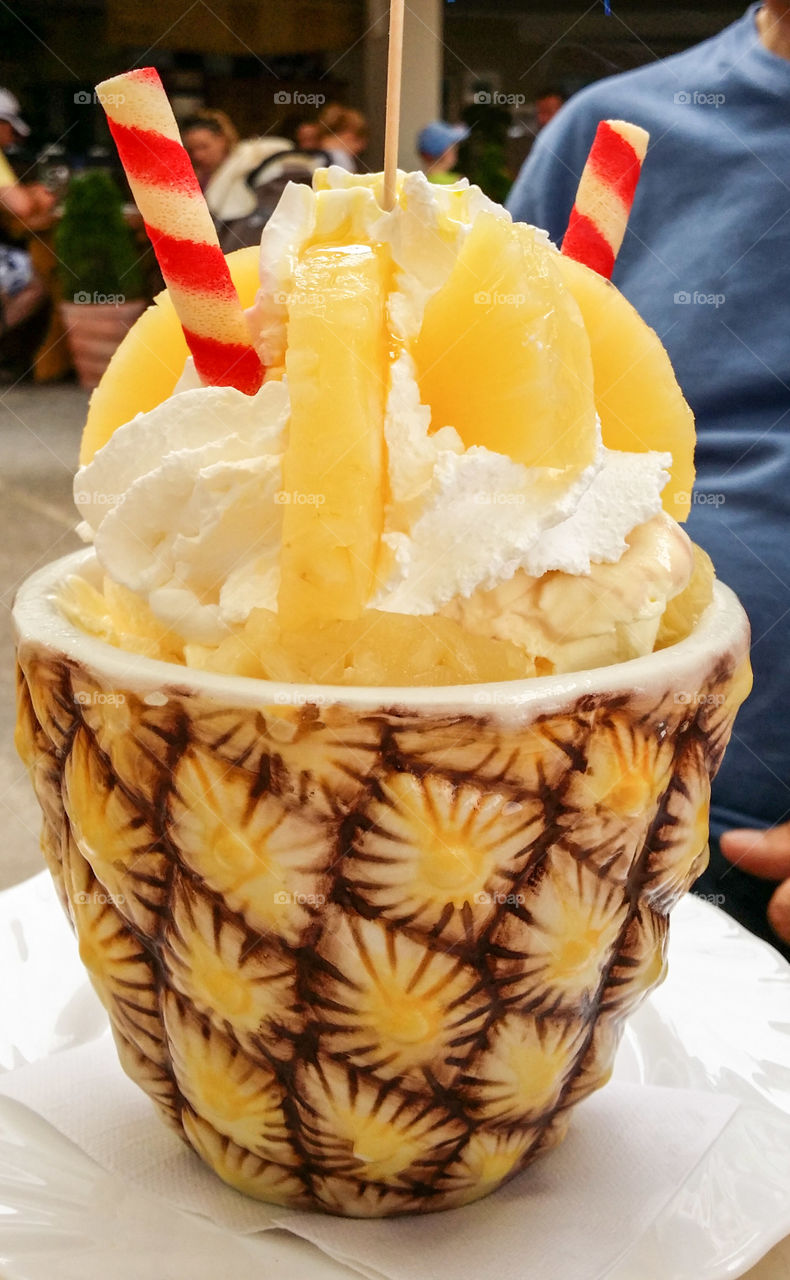 Ananas Cup. sweet dessert