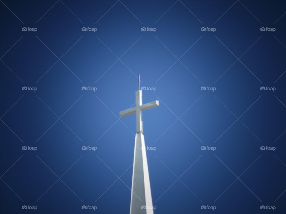 my dad's house. This is a picture of a cross that stands for love ETURNAL. 👣 🚶 🏃 🔥 💨