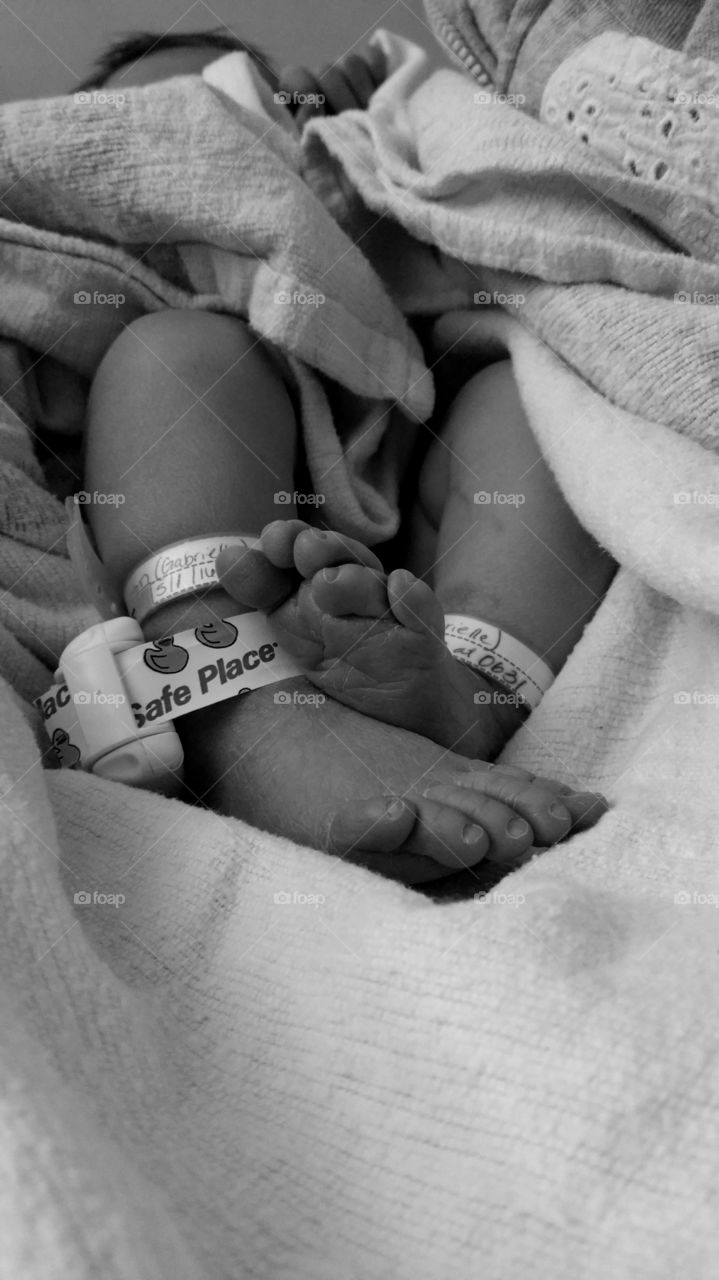 Newborns hospital bracelets