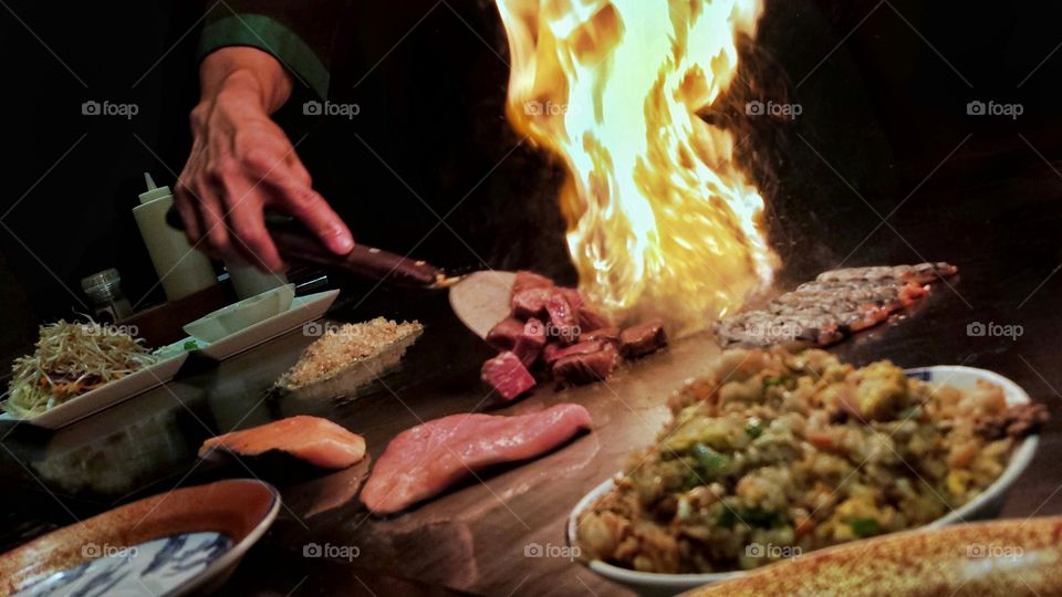 Chef preparing teppan yaki